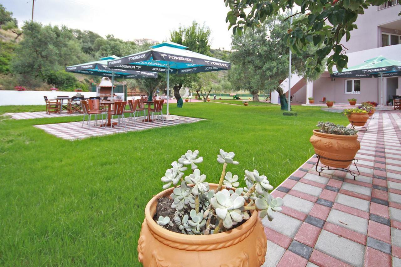 Christos House Villa Neos Marmaras Exterior photo