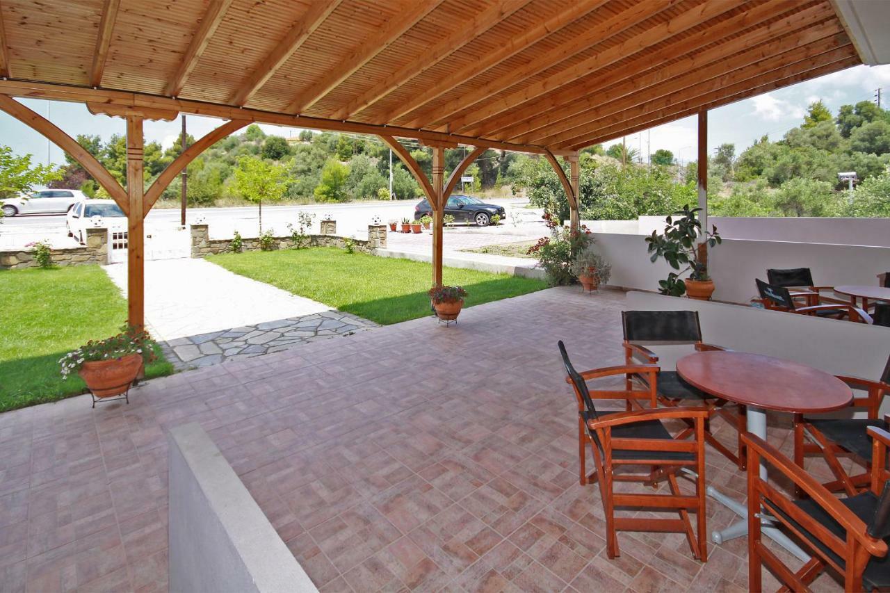 Christos House Villa Neos Marmaras Exterior photo
